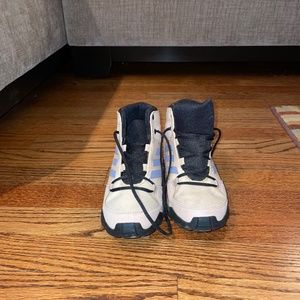 Adidas hiking boots in excellent condition